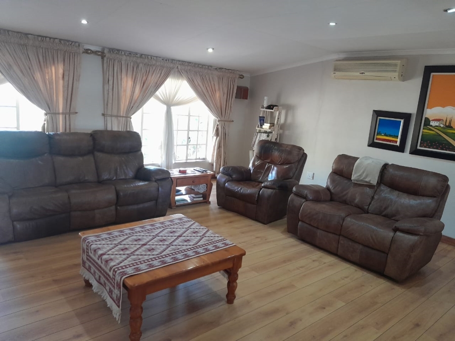 4 Bedroom Property for Sale in Protea Park North West